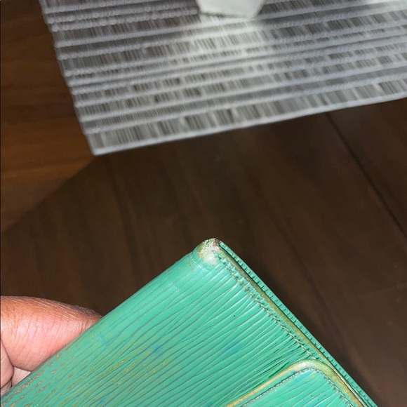 Green Louis Vuitton Wallet - Picture 5 of 13
